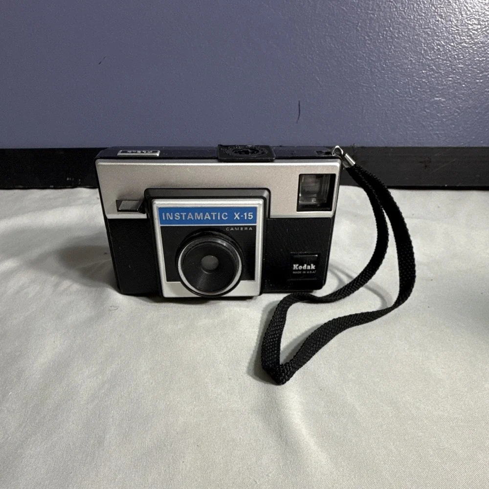 Vintage Kodak Instamatic X-15 126 Film Camera - Clicks & Winds Perfectly